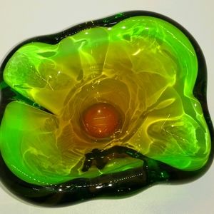VTG Small Art Glass bowl